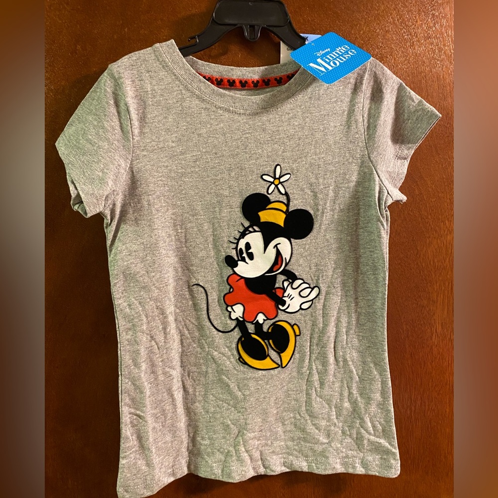 NWT Minnie Mouse T-shirt Sz. 6   3x$5/$12 💫